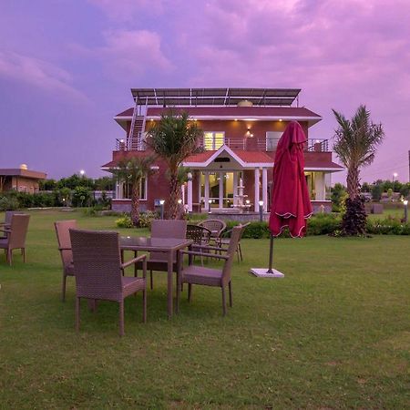 Stayvista At Hillside Paradise Dhauj ภายนอก รูปภาพ