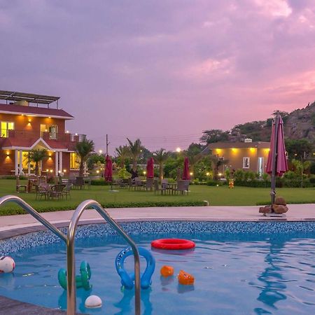 Stayvista At Hillside Paradise Dhauj ภายนอก รูปภาพ