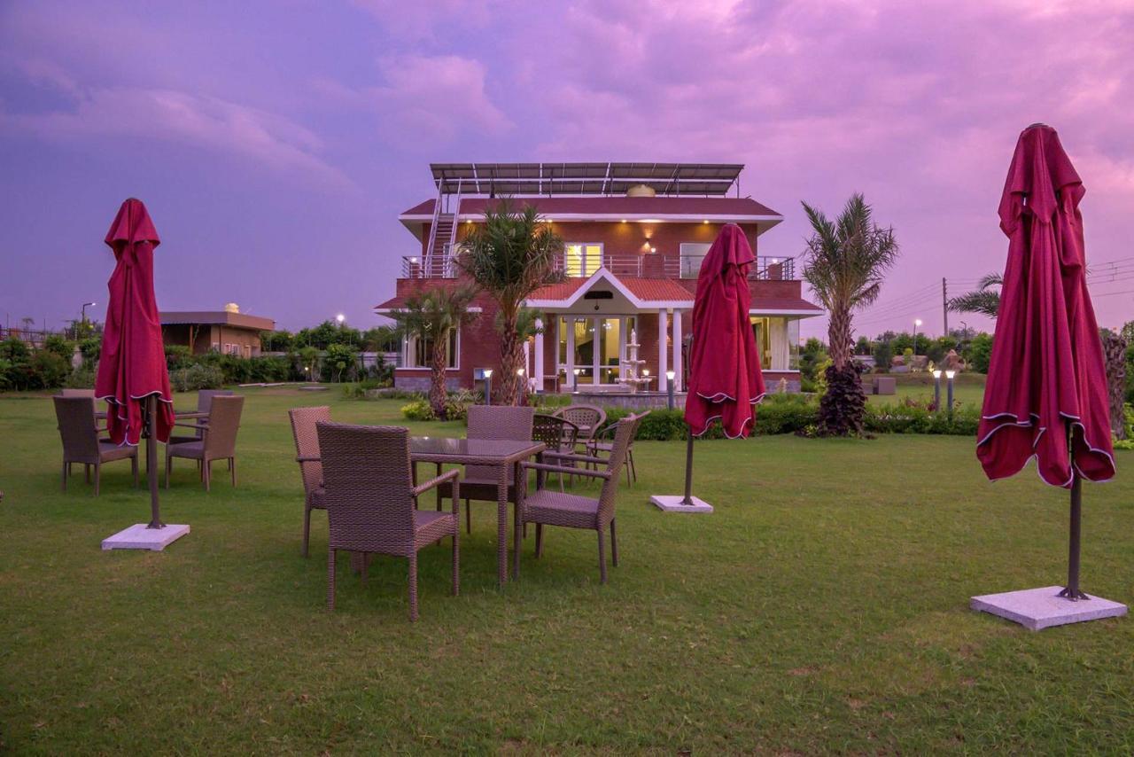 Stayvista At Hillside Paradise Dhauj ภายนอก รูปภาพ