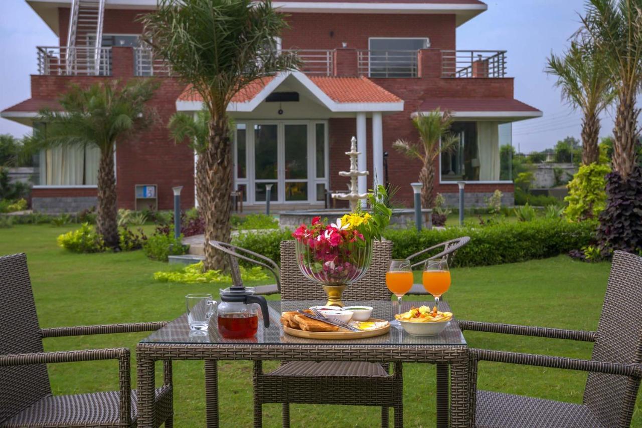 Stayvista At Hillside Paradise Dhauj ภายนอก รูปภาพ