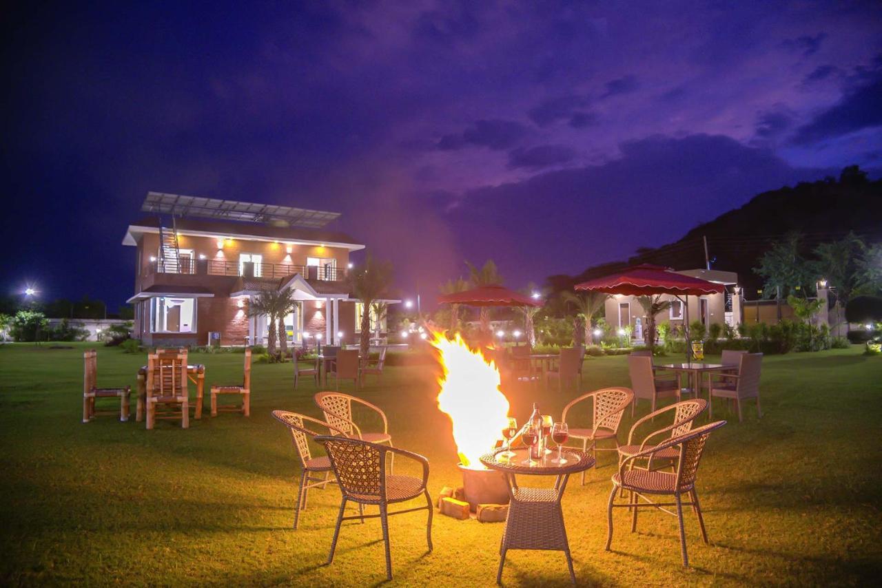 Stayvista At Hillside Paradise Dhauj ภายนอก รูปภาพ